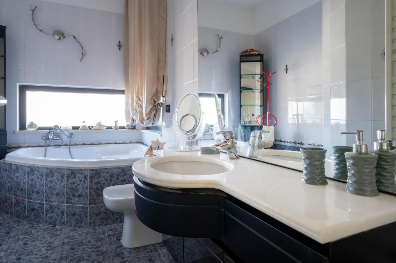Grazia Attic Apartment With Terrace ตรานิ ภายนอก รูปภาพ