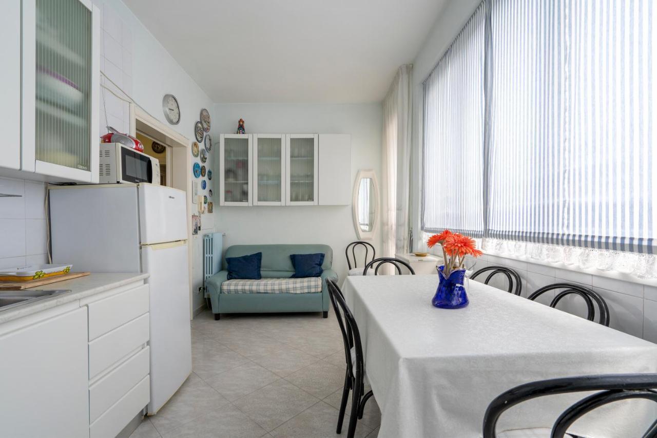 Grazia Attic Apartment With Terrace ตรานิ ภายนอก รูปภาพ
