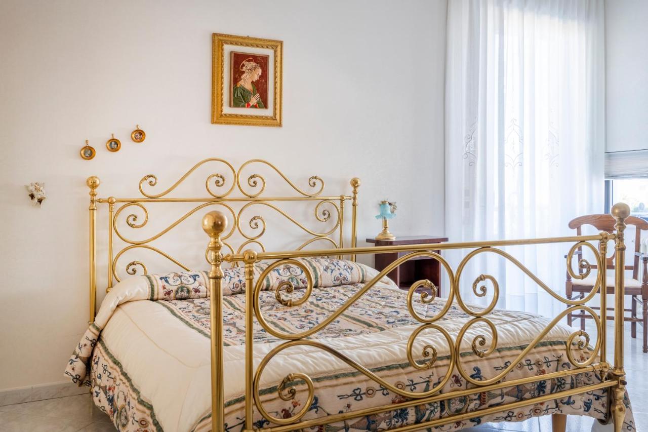 Grazia Attic Apartment With Terrace ตรานิ ภายนอก รูปภาพ