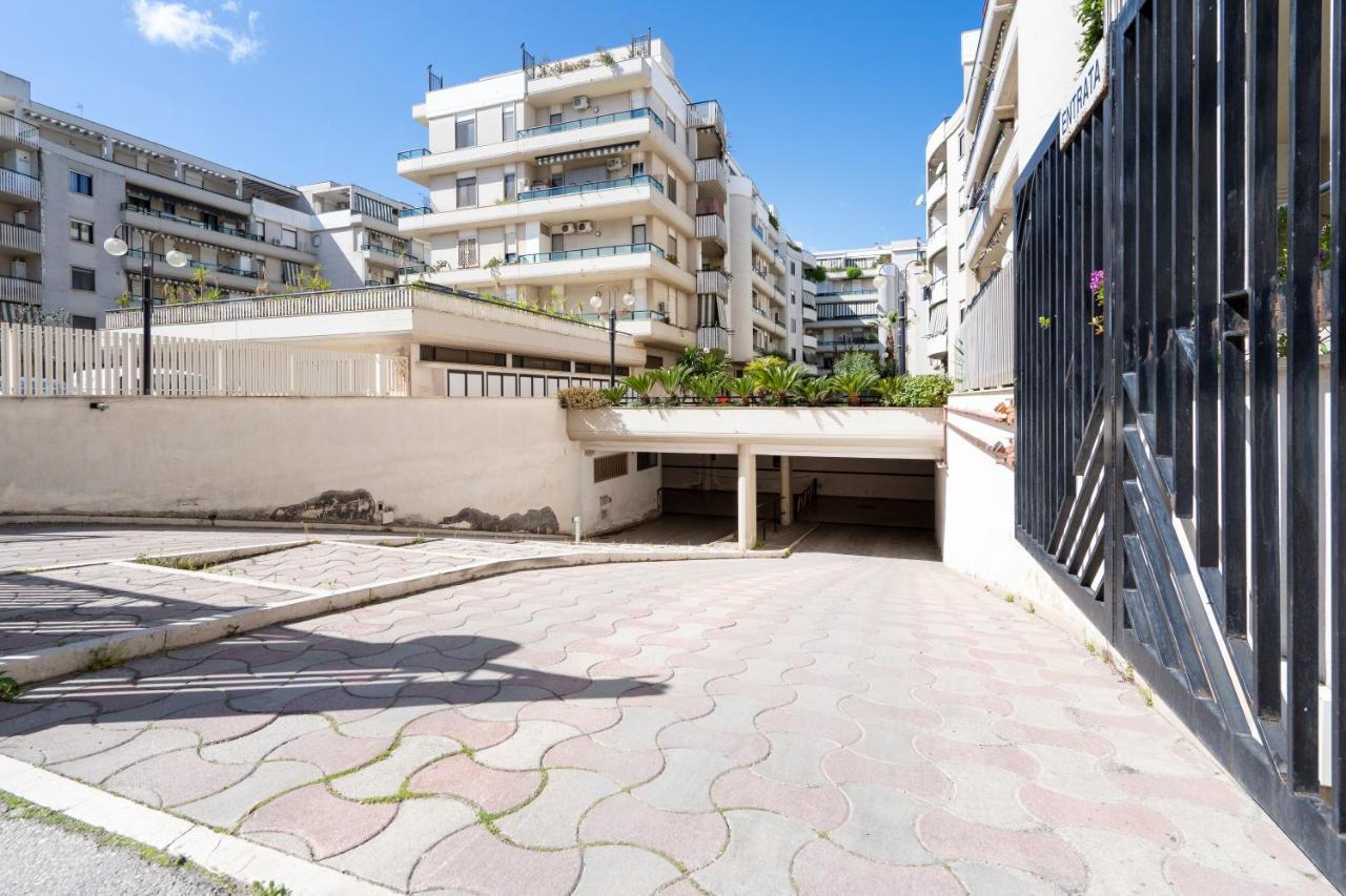 Grazia Attic Apartment With Terrace ตรานิ ภายนอก รูปภาพ