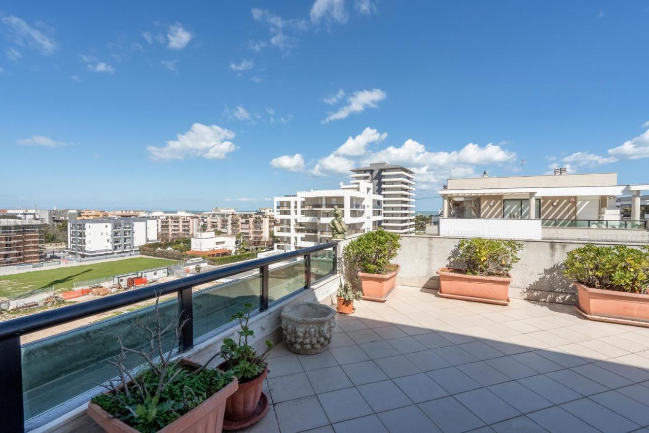Grazia Attic Apartment With Terrace ตรานิ ภายนอก รูปภาพ