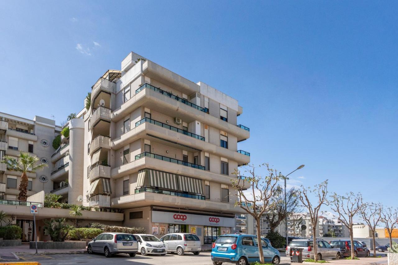 Grazia Attic Apartment With Terrace ตรานิ ภายนอก รูปภาพ