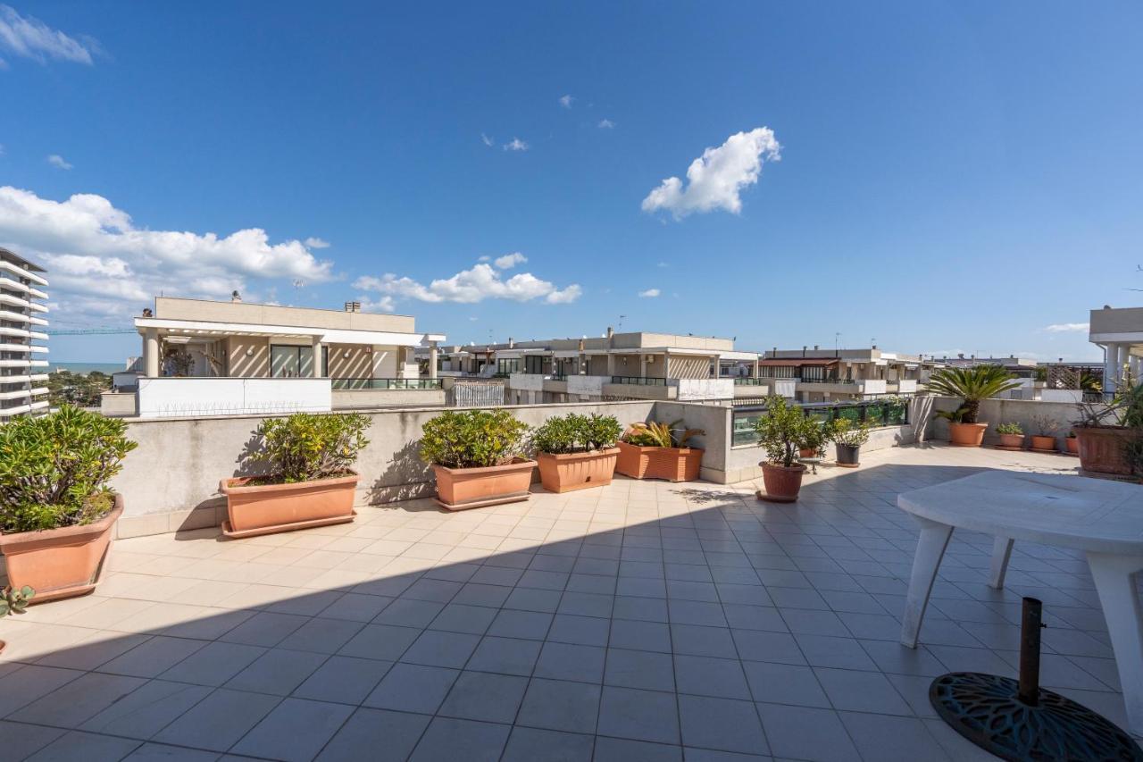 Grazia Attic Apartment With Terrace ตรานิ ภายนอก รูปภาพ