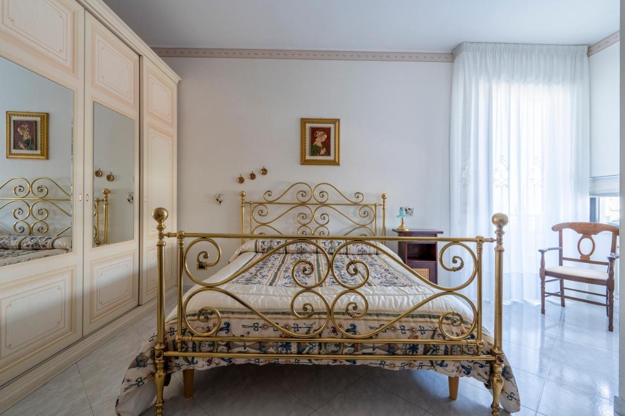Grazia Attic Apartment With Terrace ตรานิ ภายนอก รูปภาพ