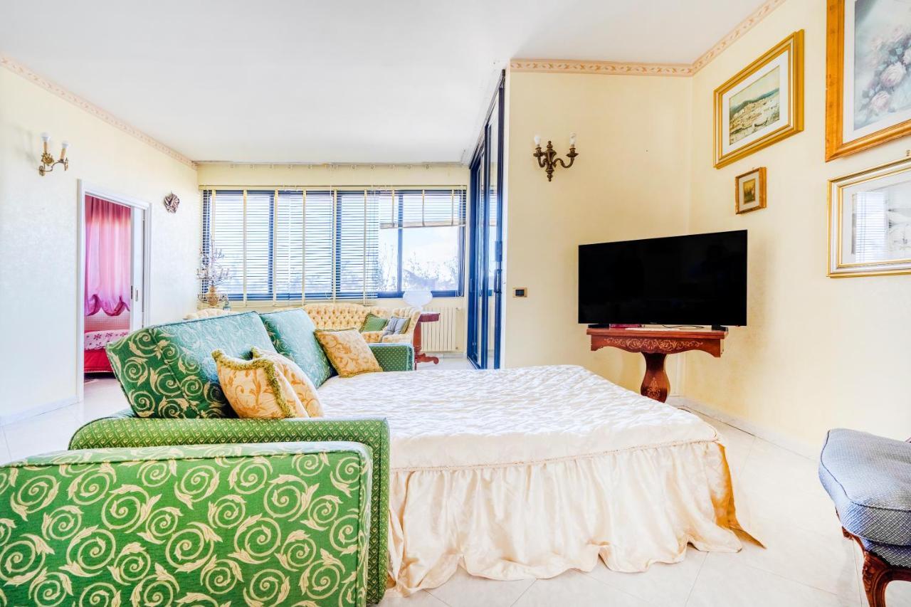 Grazia Attic Apartment With Terrace ตรานิ ภายนอก รูปภาพ