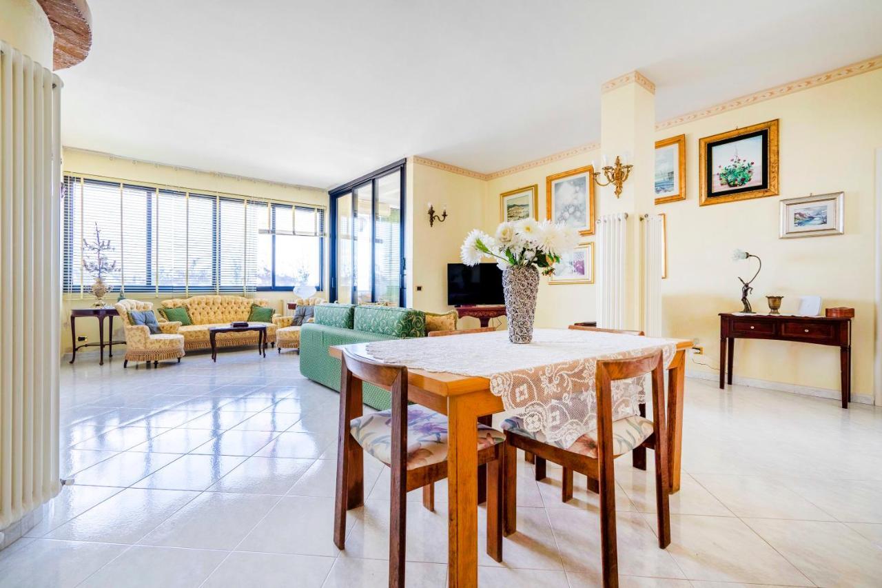 Grazia Attic Apartment With Terrace ตรานิ ภายนอก รูปภาพ